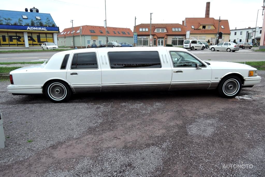 Lincoln Town Car, 1993 - pohled č. 5