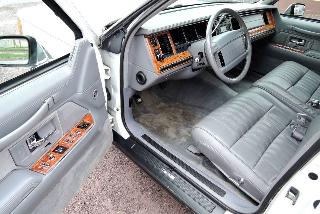 Lincoln Town Car, 1993 - pohled č. 8