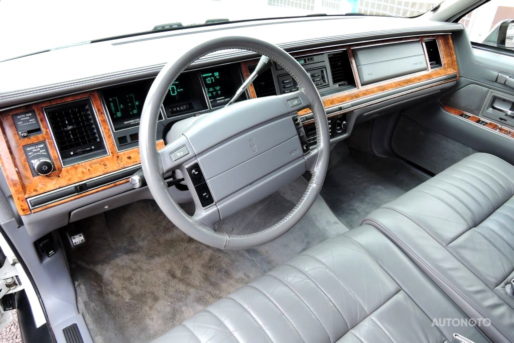 Lincoln Town Car, 1993 - pohled č. 9