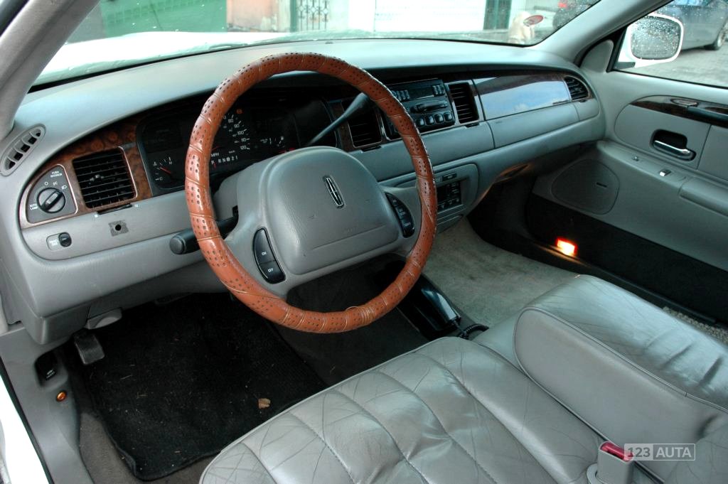 Lincoln Town Car, 1998 - pohled č. 12
