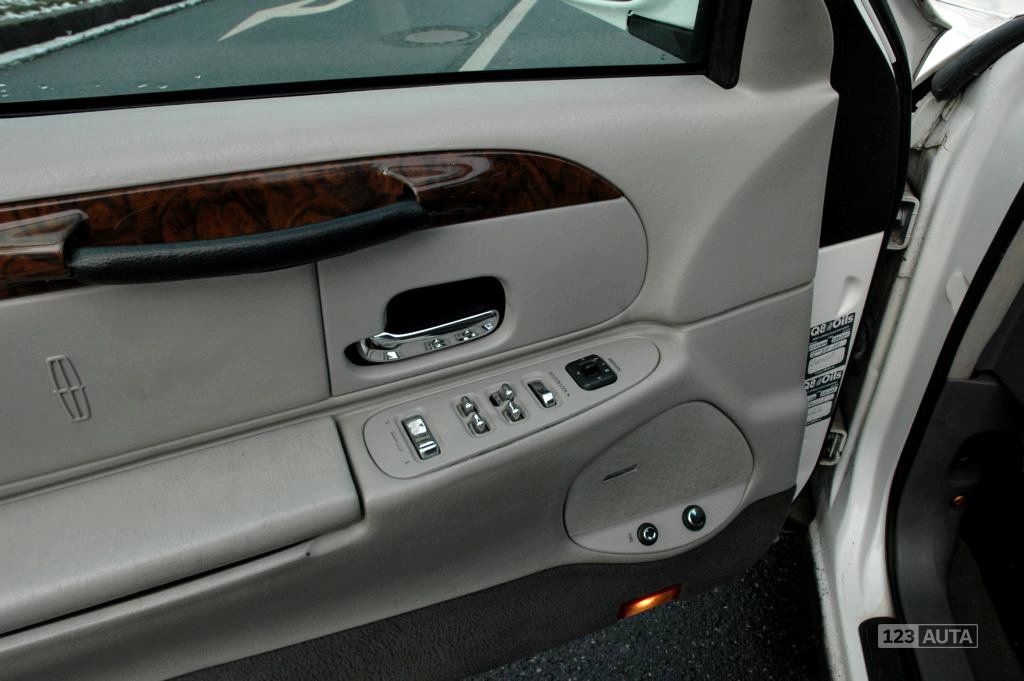 Lincoln Town Car, 1998 - pohled č. 13
