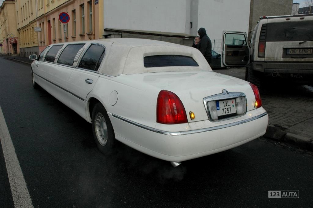 Lincoln Town Car, 1998 - pohled č. 4