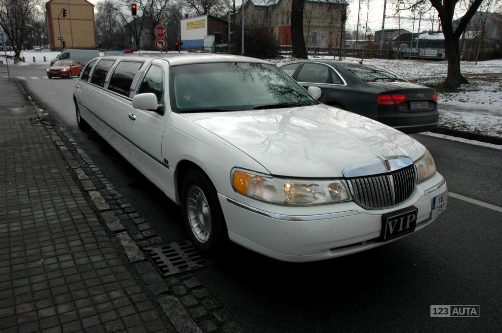 Lincoln Town Car, 1998 - pohled č. 9