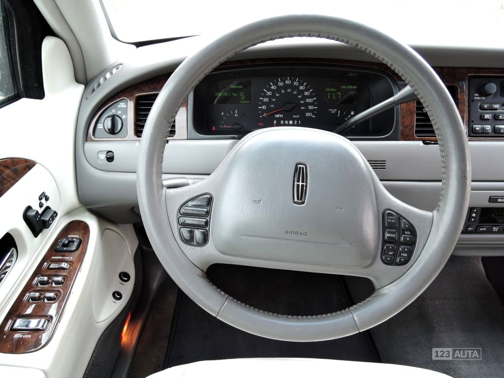 Lincoln Town Car, 1998 - pohled č. 18