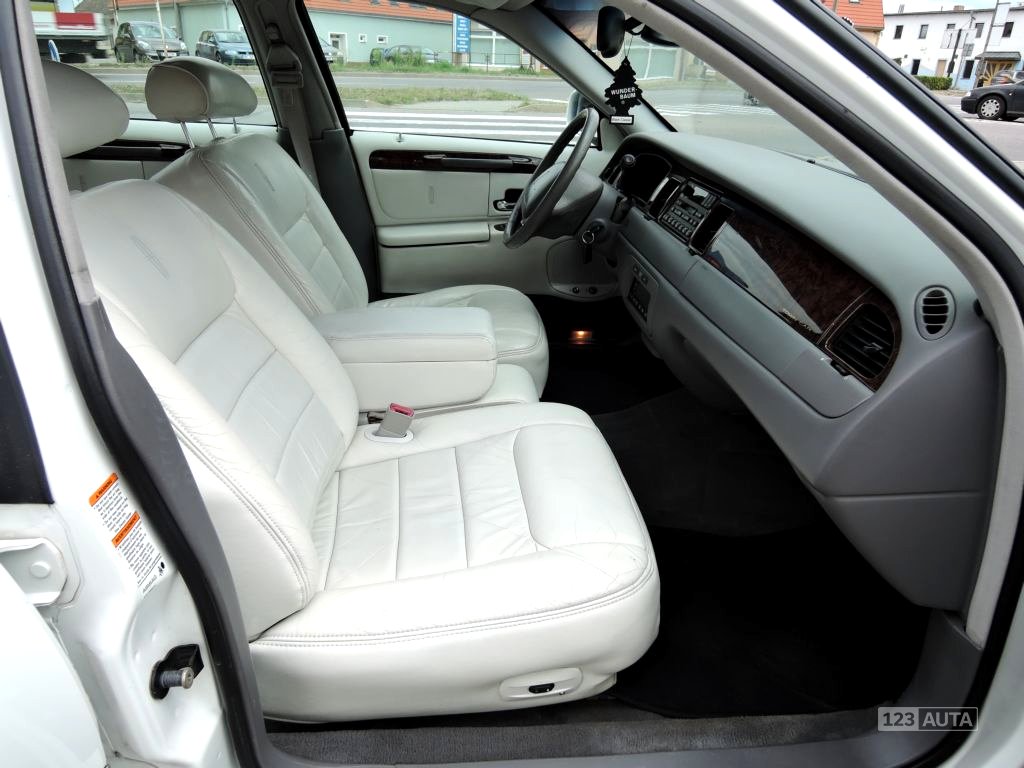 Lincoln Town Car, 1998 - pohled č. 24
