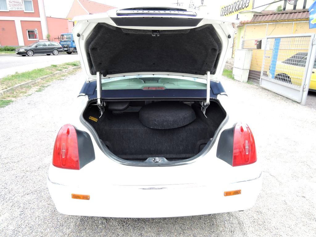 Lincoln Town Car, 1998 - pohled č. 31