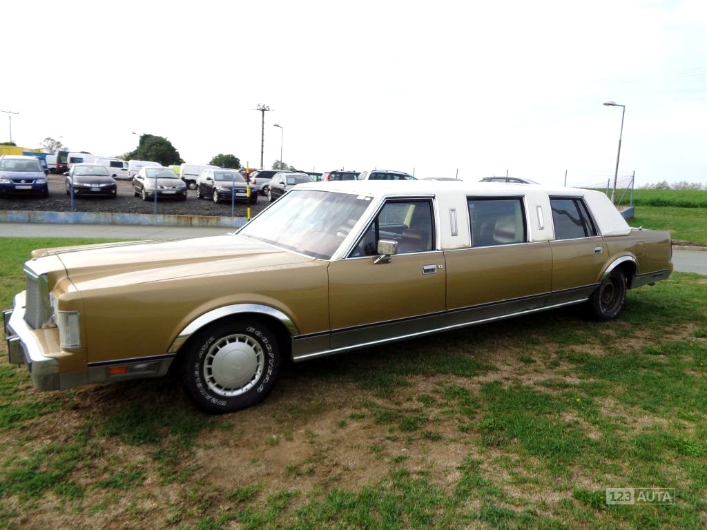 Lincoln Town Car, 1986 - pohled č. 1
