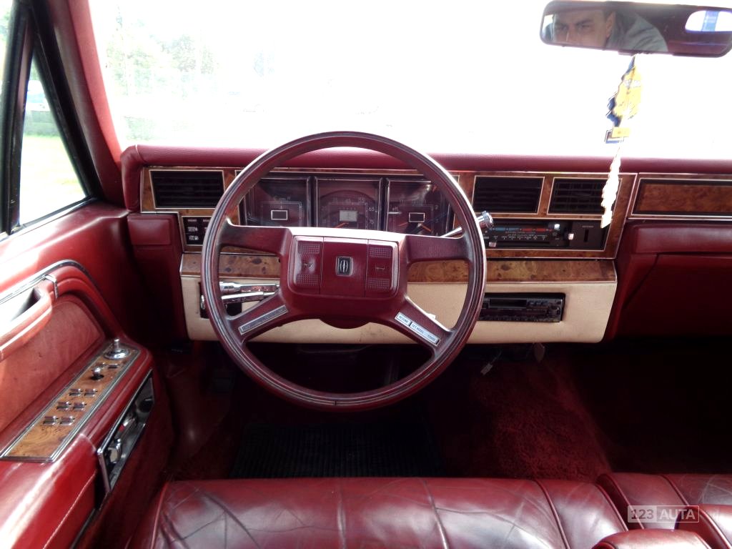 Lincoln Town Car, 1986 - pohled č. 16