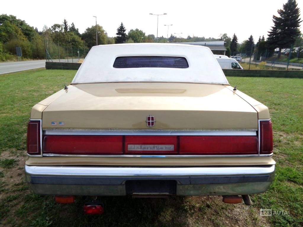 Lincoln Town Car, 1986 - pohled č. 5