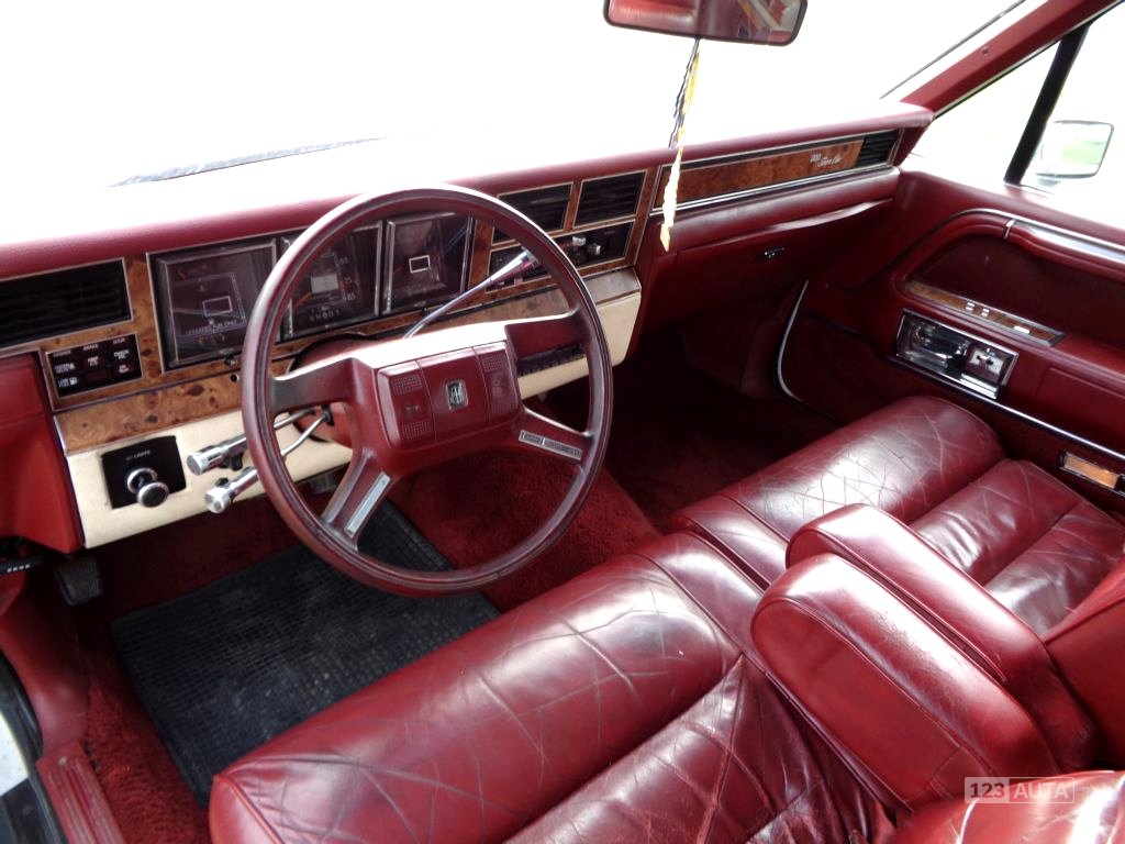 Lincoln Town Car, 1986 - pohled č. 8