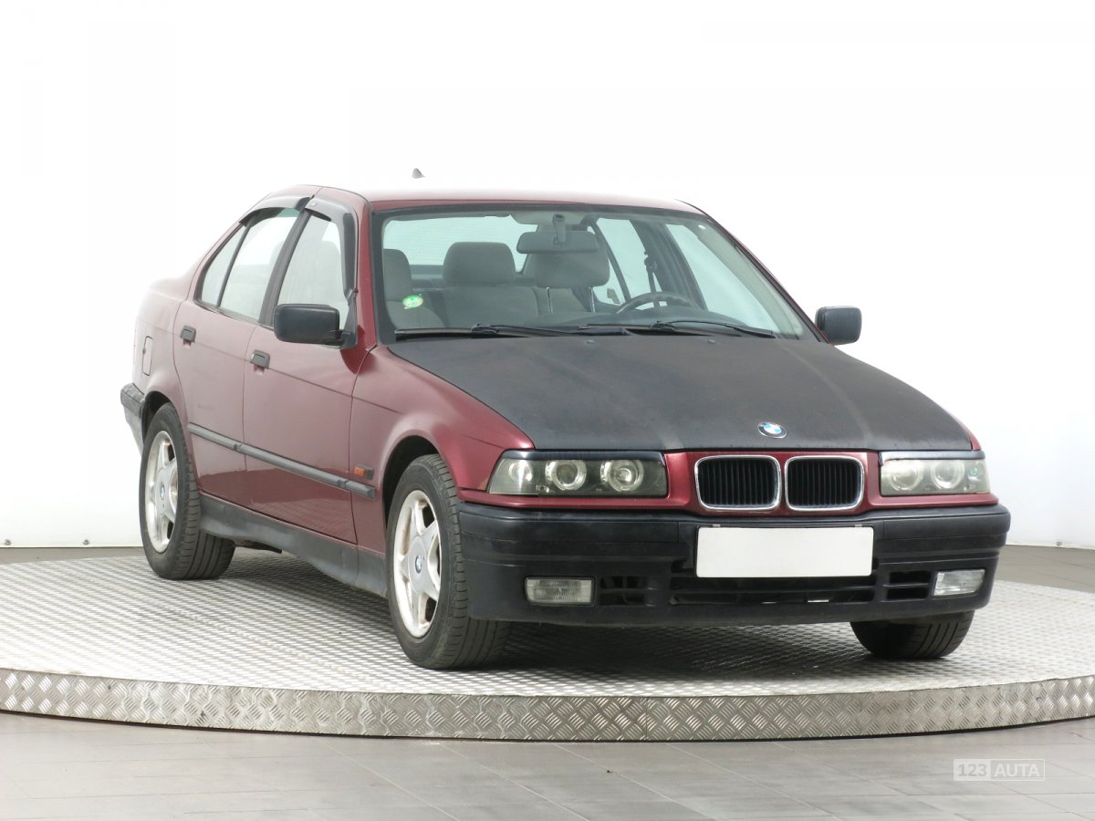 Mazda 3, 1995 - celkový pohled