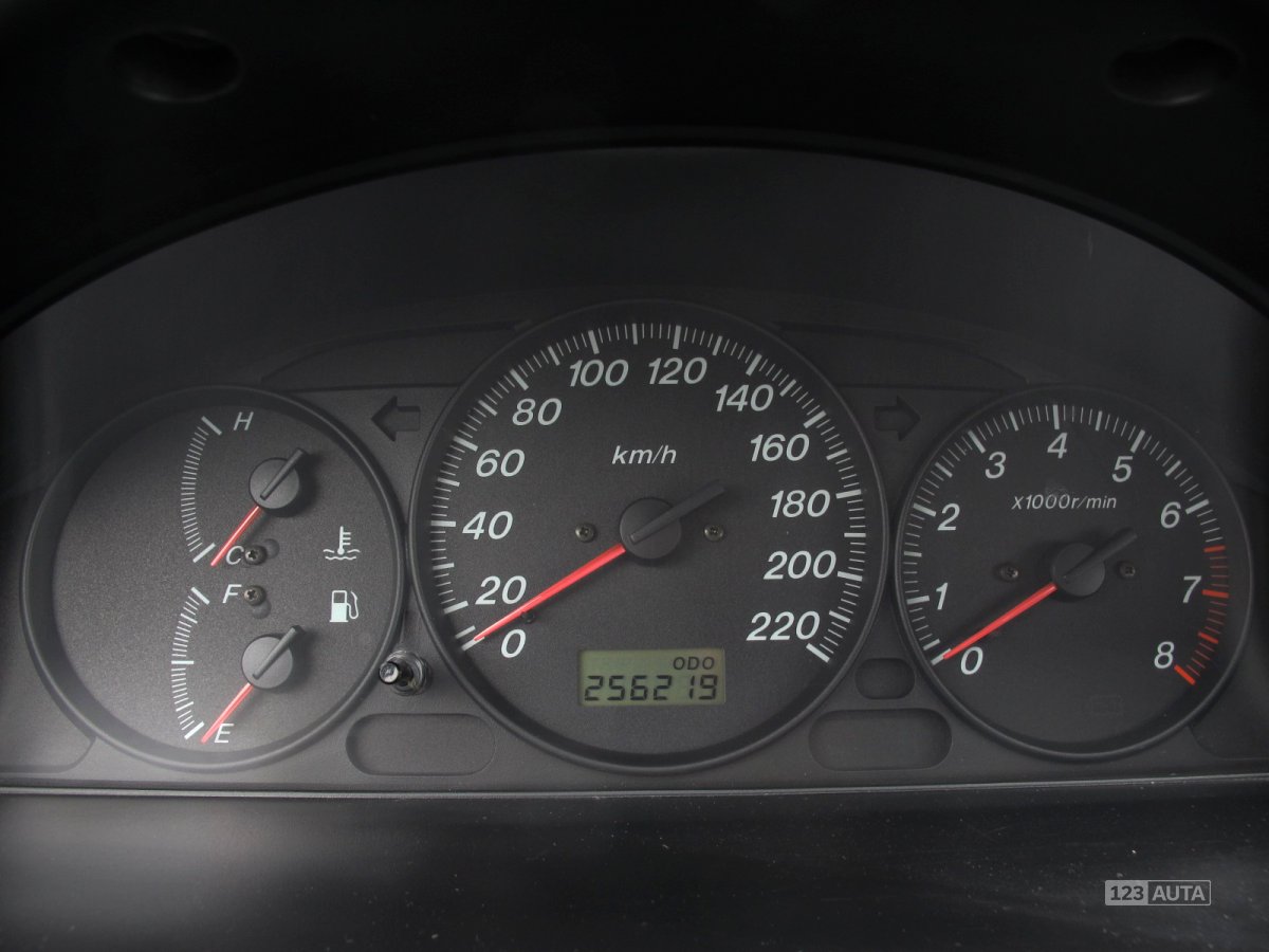 Mazda 323, 2000 - pohled č. 10