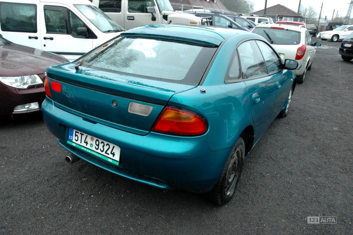 Mazda 323, 1995 - pohled č. 5