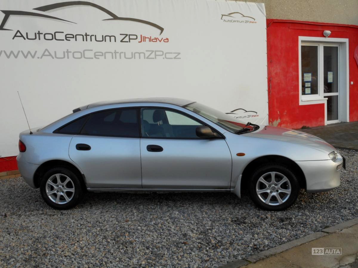 Mazda 323F, 1998 - pohled č. 2