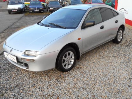 Mazda 323F, 1998 - pohled č. 4