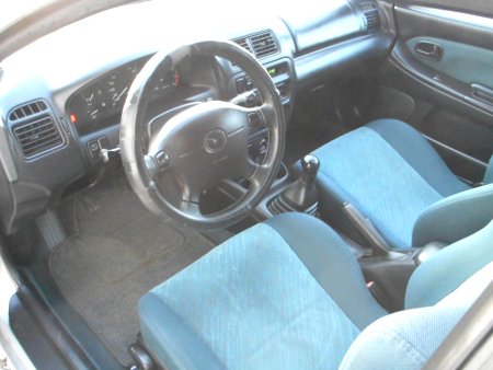 Mazda 323F, 1998 - pohled č. 9