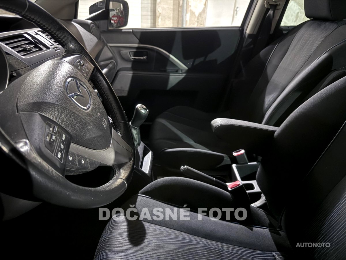 Mazda 5, 2011 - pohled č. 3