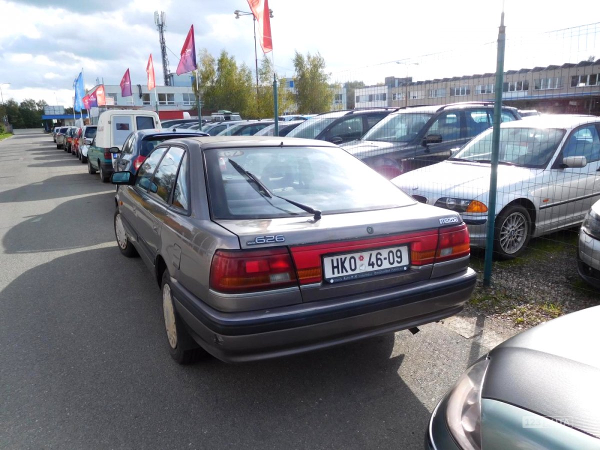 Mazda 626, 1990 - pohled č. 5