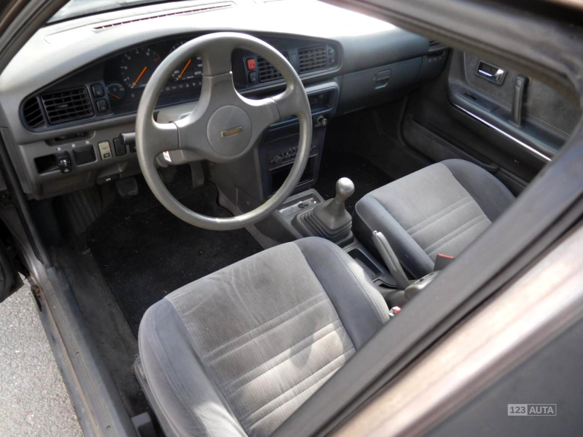 Mazda 626, 1990 - pohled č. 8