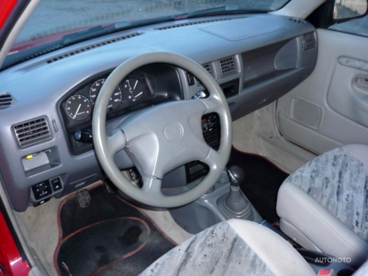 Mazda Demio, 1999 - pohled č. 9