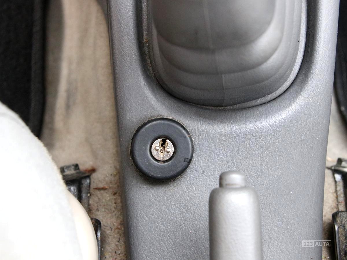 Mazda Demio, 1999 - pohled č. 20