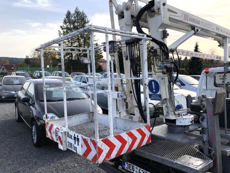 Mazda E 2200, 1999 - pohled č. 10