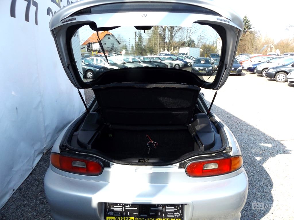 Mazda MX-3, 1998 - pohled č. 8