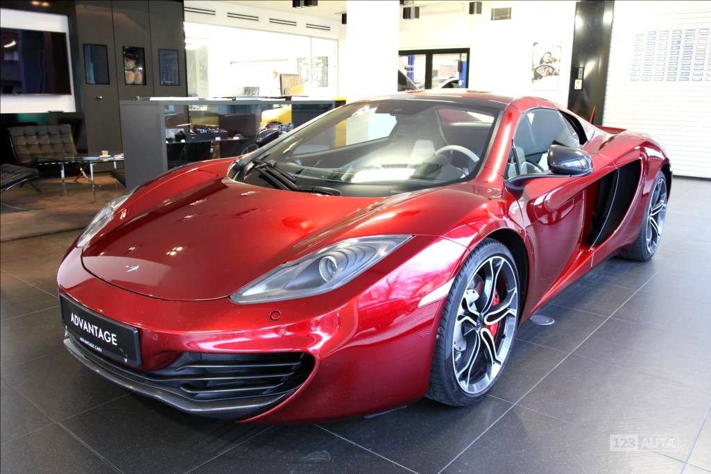 McLaren MP4-12C, 2013 - pohled č. 2