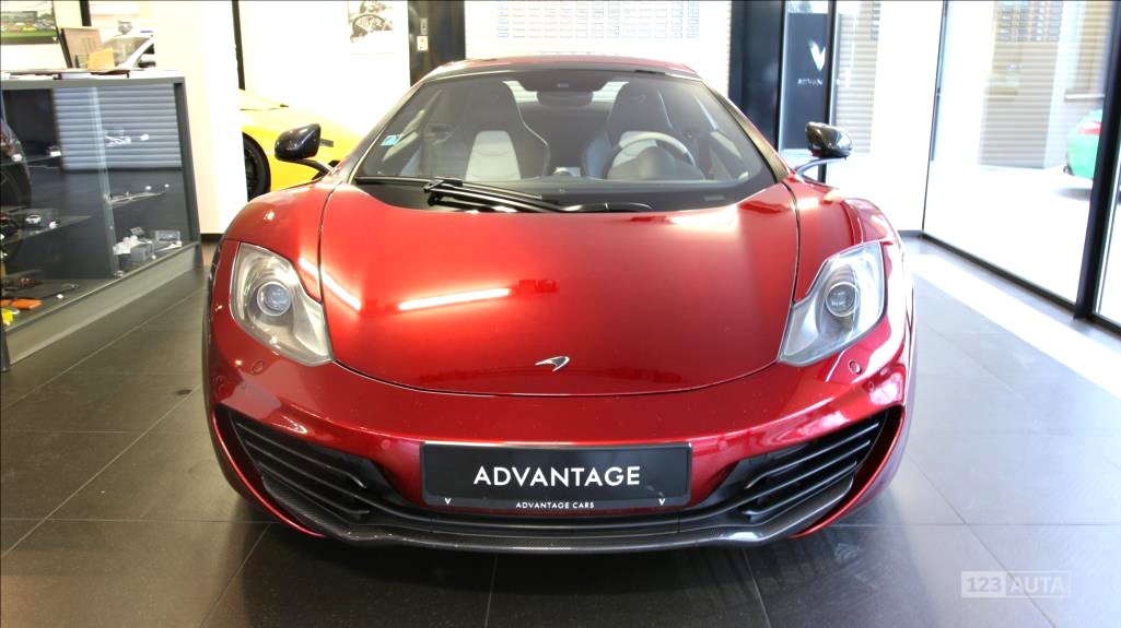 McLaren MP4-12C, 2013 - pohled č. 4