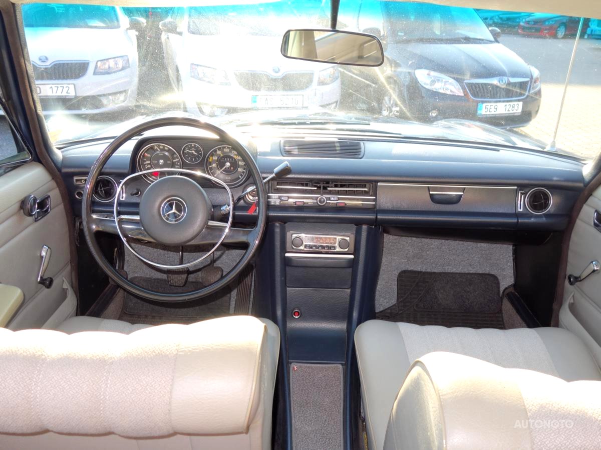 Mercedes-Benz 115, 1971 - pohled č. 7