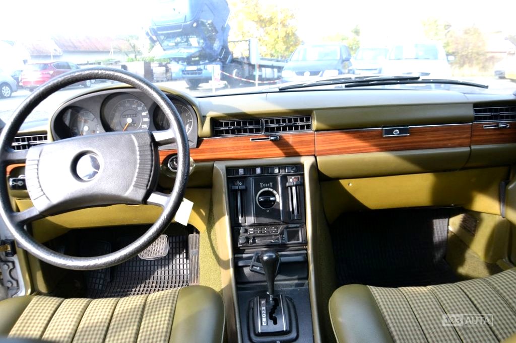 Mercedes-Benz 116, 1977 - pohled č. 4