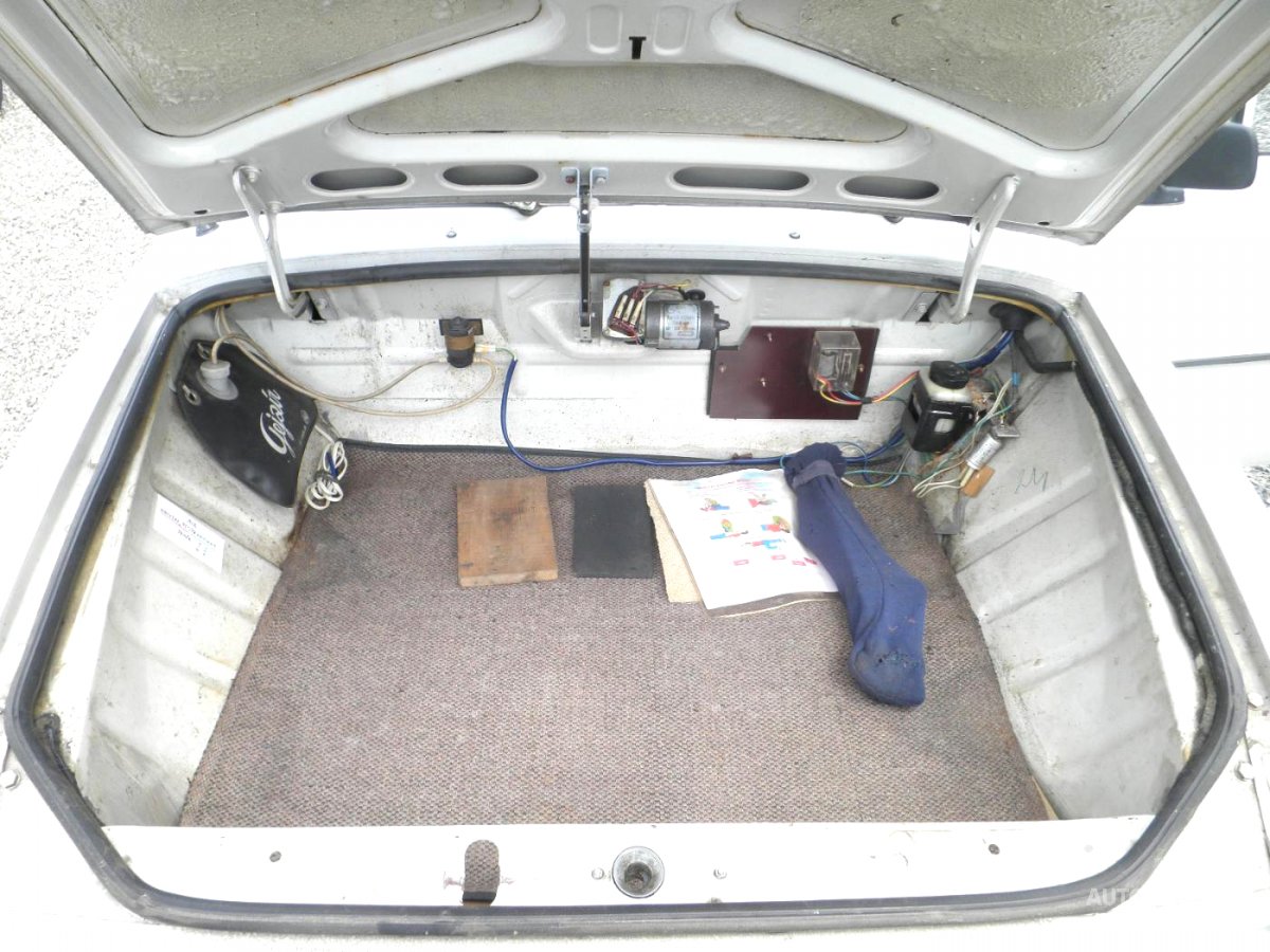 Mercedes-Benz 123, 1980 - pohled č. 9