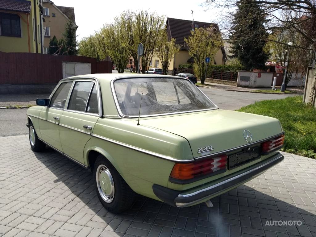Mercedes-Benz 123, 1979 - pohled č. 3