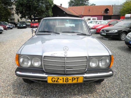 Mercedes-Benz 123, 1980 - pohled č. 4