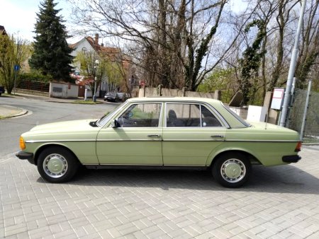 Mercedes-Benz 123, 1979 - pohled č. 2