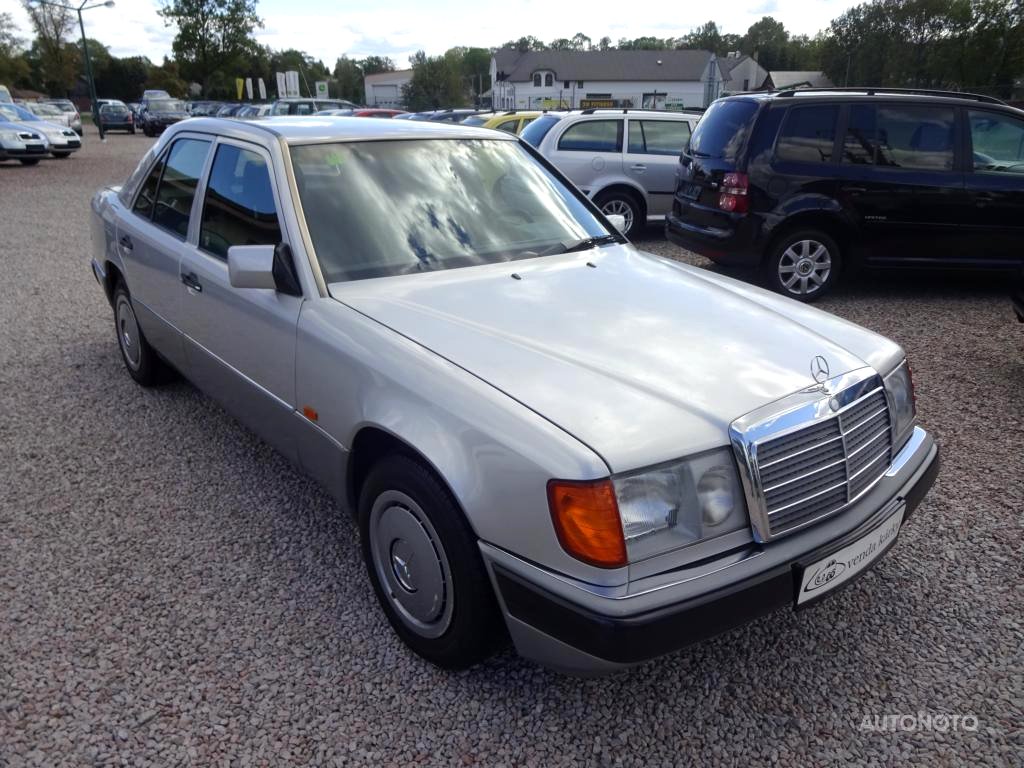 Mercedes-Benz 124  200E-16, 1993 - pohled č. 2