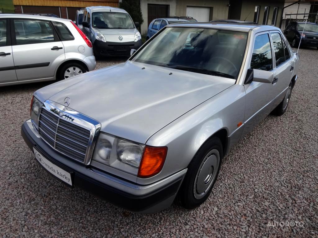 Mercedes-Benz 124  200E-16, 1993 - pohled č. 3