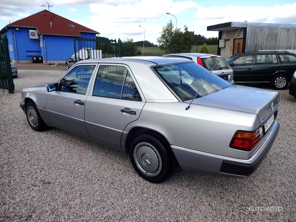 Mercedes-Benz 124  200E-16, 1993 - pohled č. 8