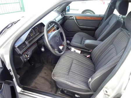 Mercedes-Benz 124  200E-16, 1993 - pohled č. 10