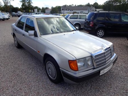 Mercedes-Benz 124  200E-16, 1993 - pohled č. 2
