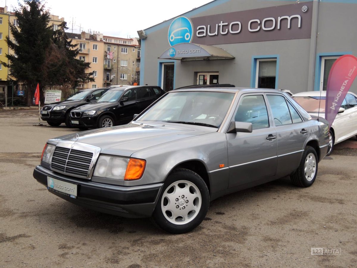 Mercedes-Benz 124, 1990 - pohled č. 7