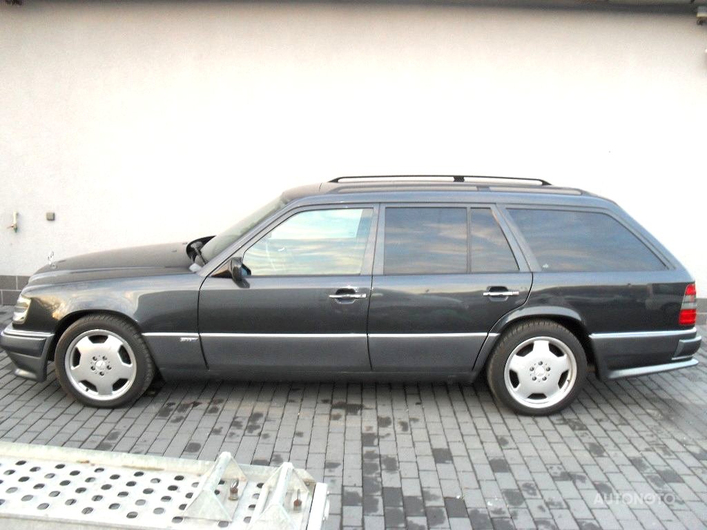 Mercedes-Benz 124, 1994 - pohled č. 2