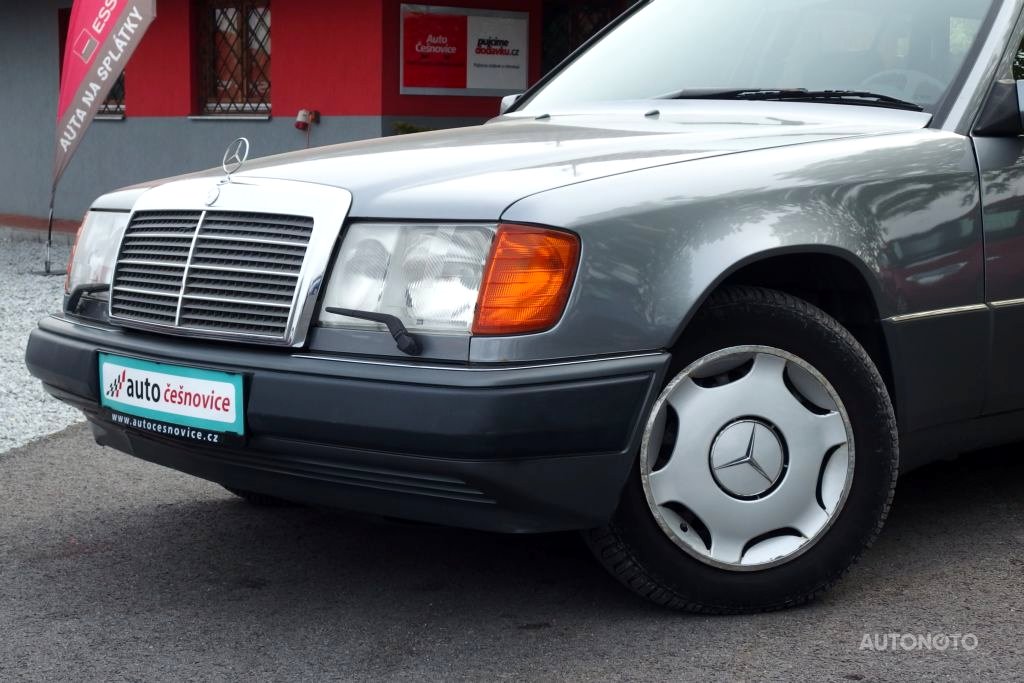 Mercedes-Benz 124, 1992 - celkový pohled