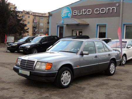 Mercedes-Benz 124, 1990