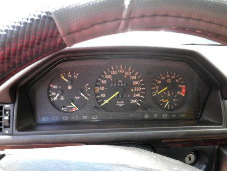 Mercedes-Benz 124, 1989 - pohled č. 10