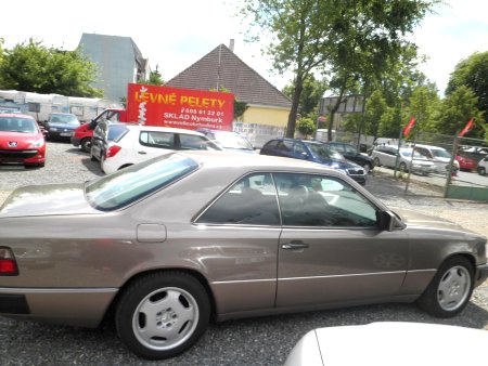 Mercedes-Benz 124, 1989 - pohled č. 6