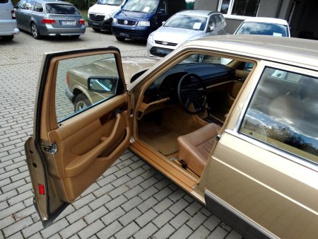 Mercedes-Benz 126, 1986 - pohled č. 7