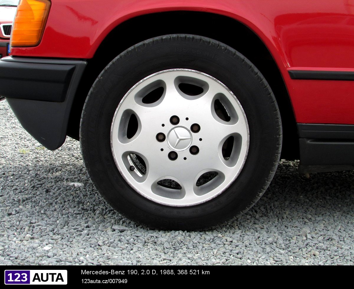 Mercedes-Benz 190, 1988 - pohled č. 11
