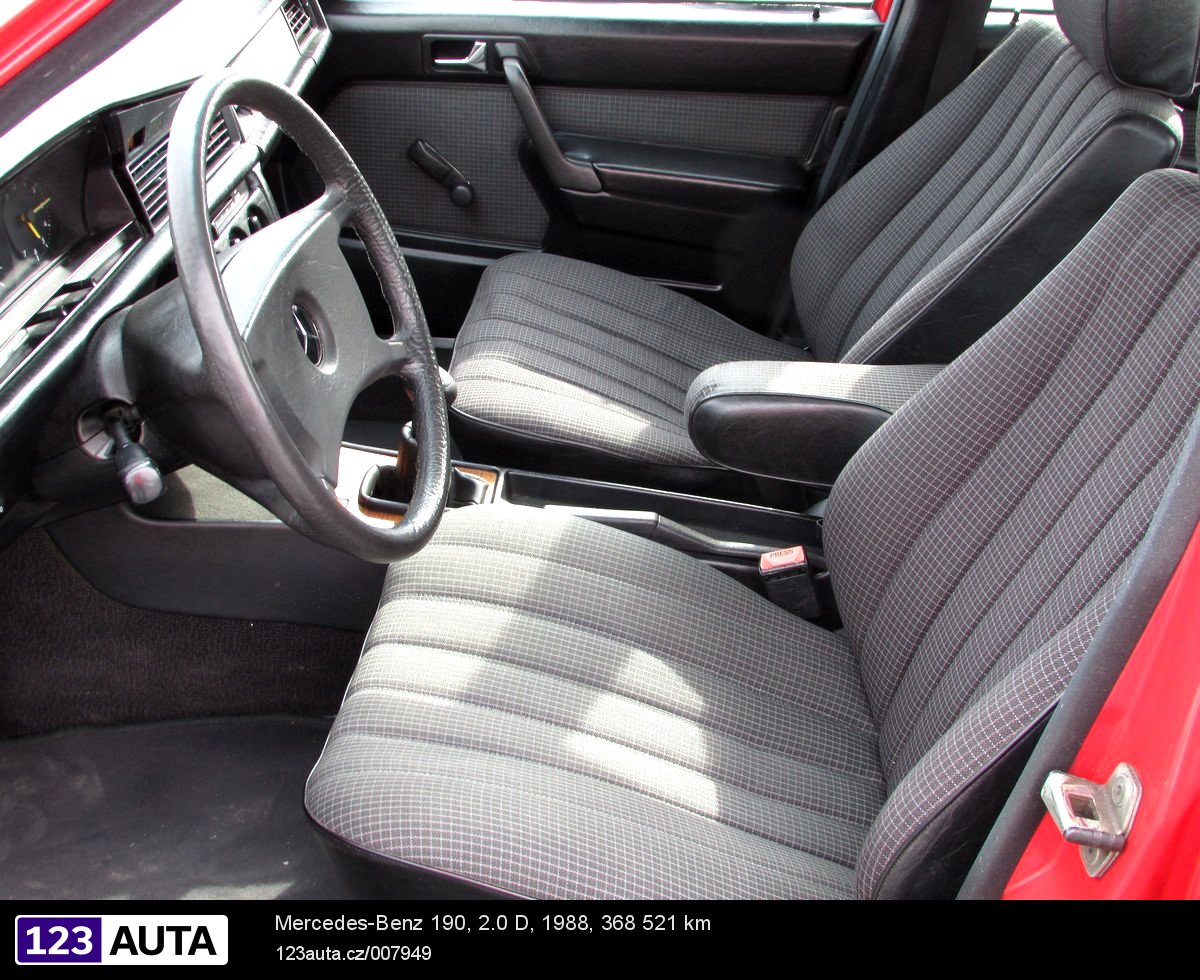 Mercedes-Benz 190, 1988 - pohled č. 14