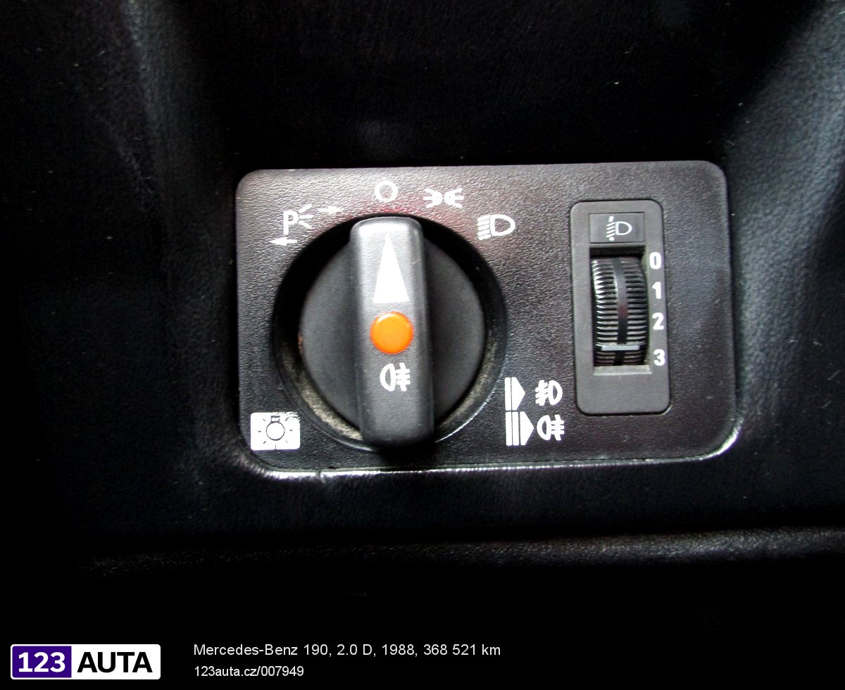 Mercedes-Benz 190, 1988 - pohled č. 20